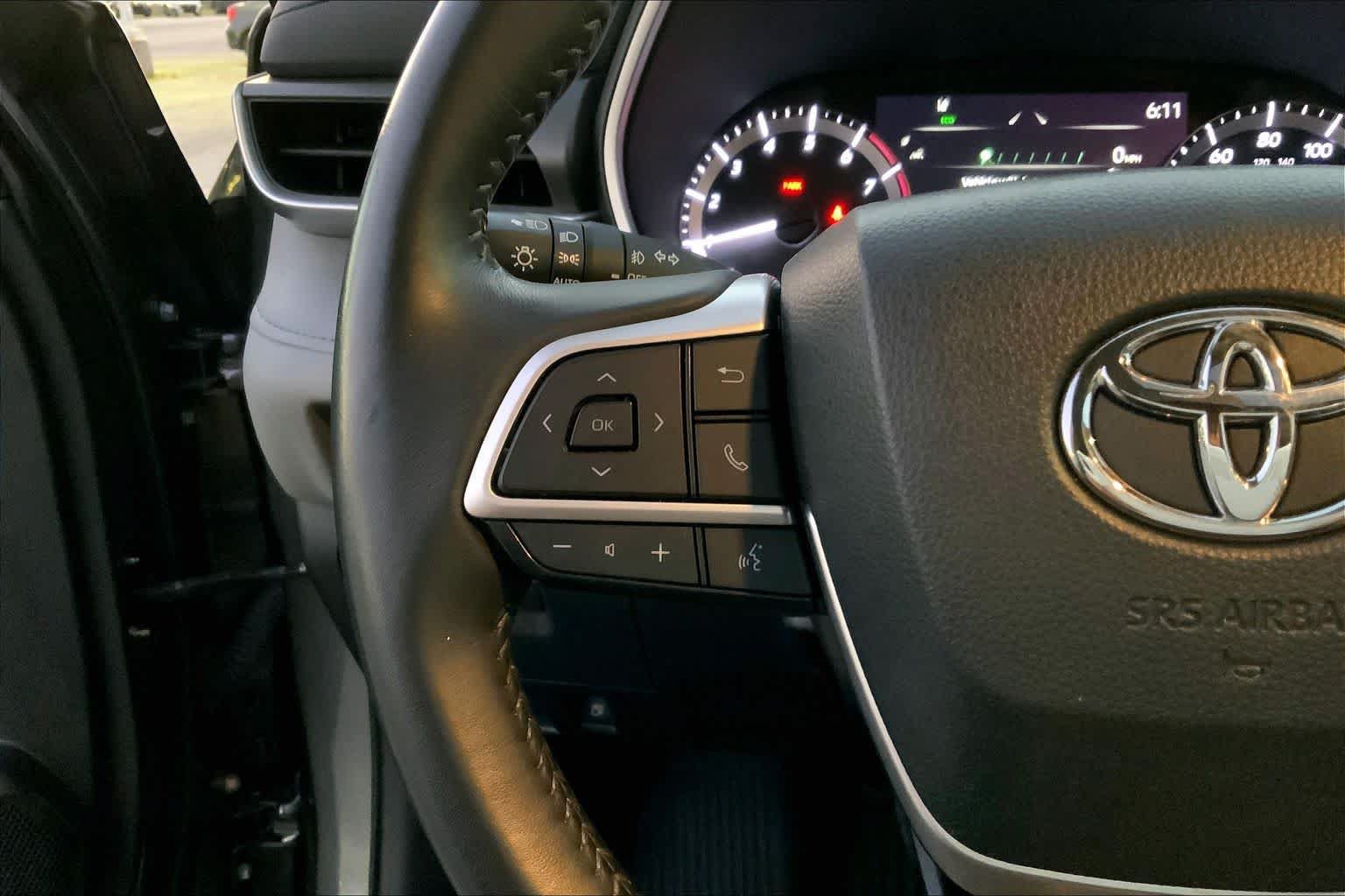Used 2024 Toyota Highlander XLE FWD image 21
