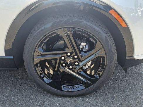 New 2025 Chevrolet Equinox EV RS image 27