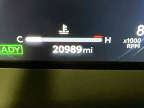 Used 2025 Toyota Crown Signia image 5