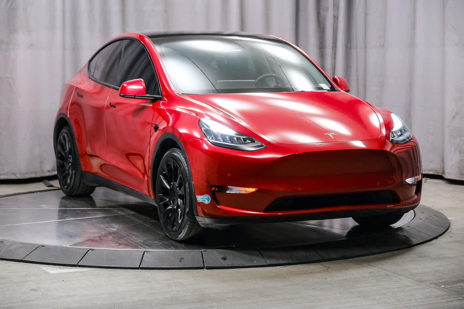 Used 2022 Tesla Model Y Long Range AWD/4WD image 5
