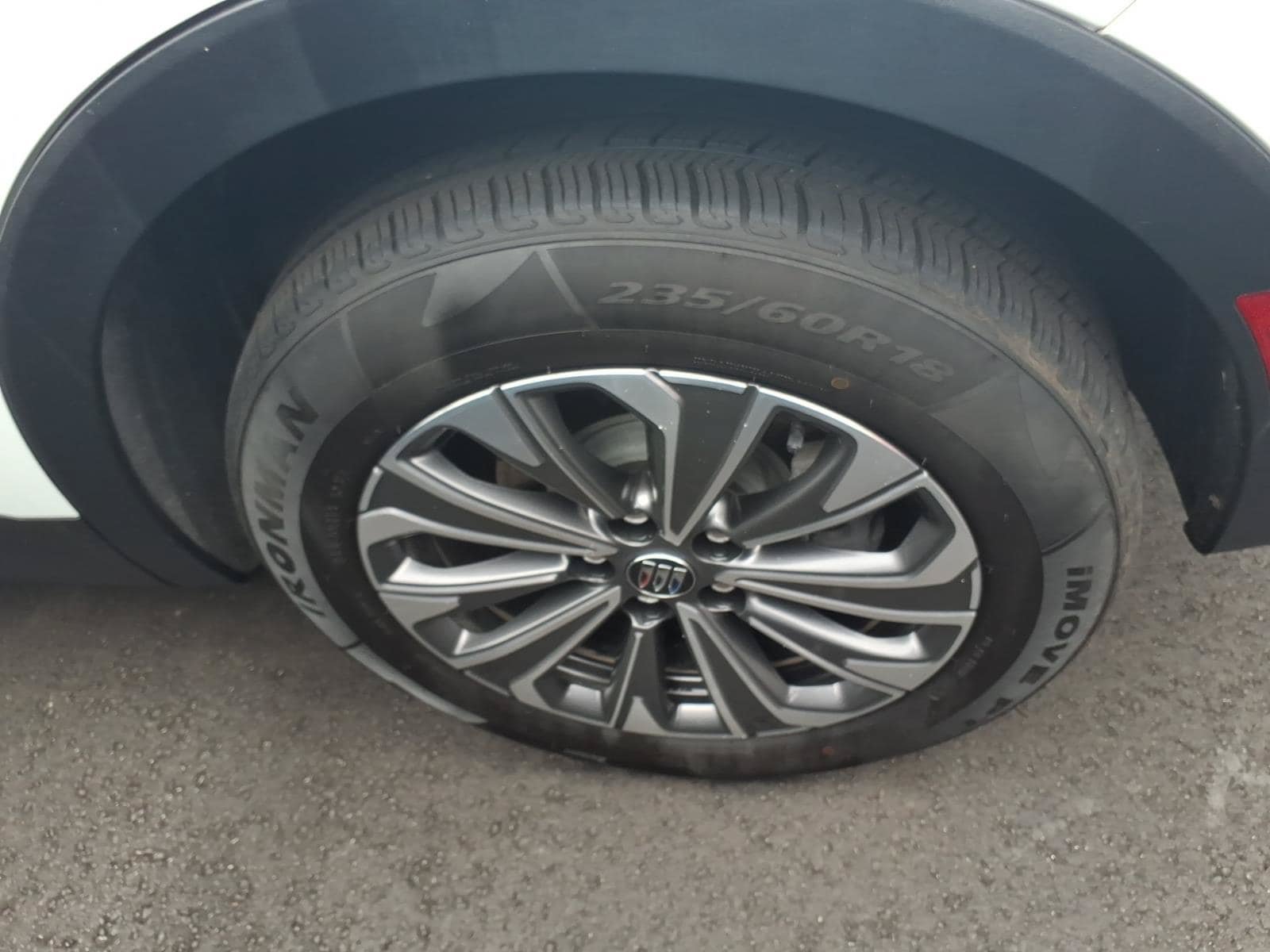 Used 2024 Buick Envision Preferred AWD/4WD image 6