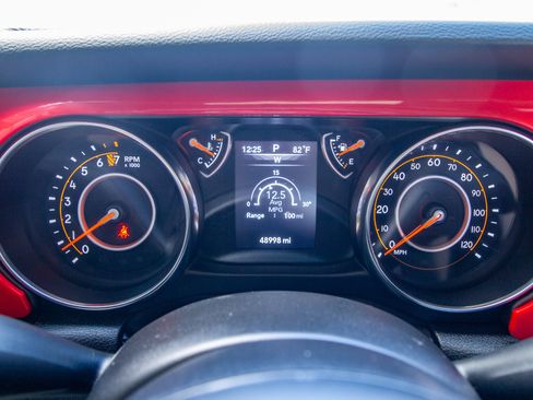 Used 2023 Jeep Gladiator Sport AWD/4WD image 19