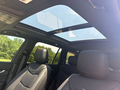 Certified 2024 Cadillac XT6 Sport w/ Technology Package AWD/4WD image 19
