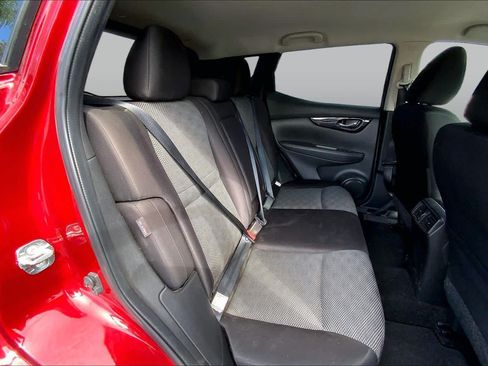 Used 2022 Nissan Rogue Sport SV FWD image 19