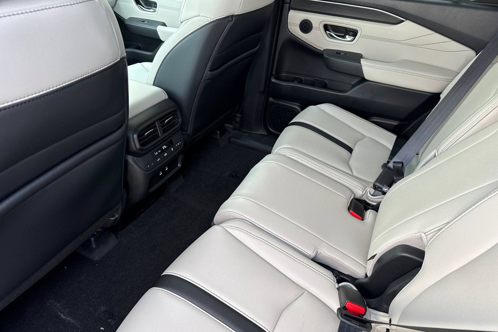 New 2026 Honda Pilot Touring image 13