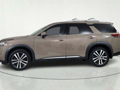 Used 2023 Nissan Pathfinder Platinum w/ Cargo Package FWD image 3
