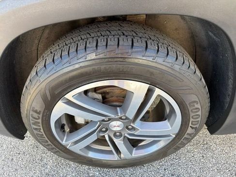 Used 2019 GMC Terrain SLT w/ Preferred Package AWD/4WD image 15
