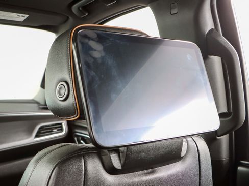 Used 2023 GMC Yukon XL AT4 w/ AT4 Premium Plus Package image 23