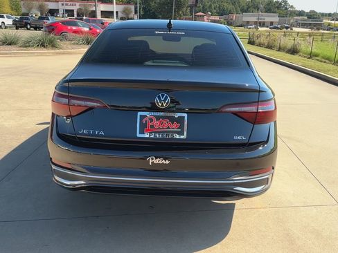Used 2024 Volkswagen Jetta SEL image 6