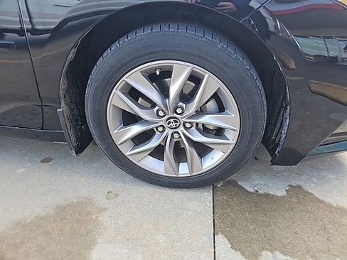 Used 2019 Toyota Avalon XLE image 4