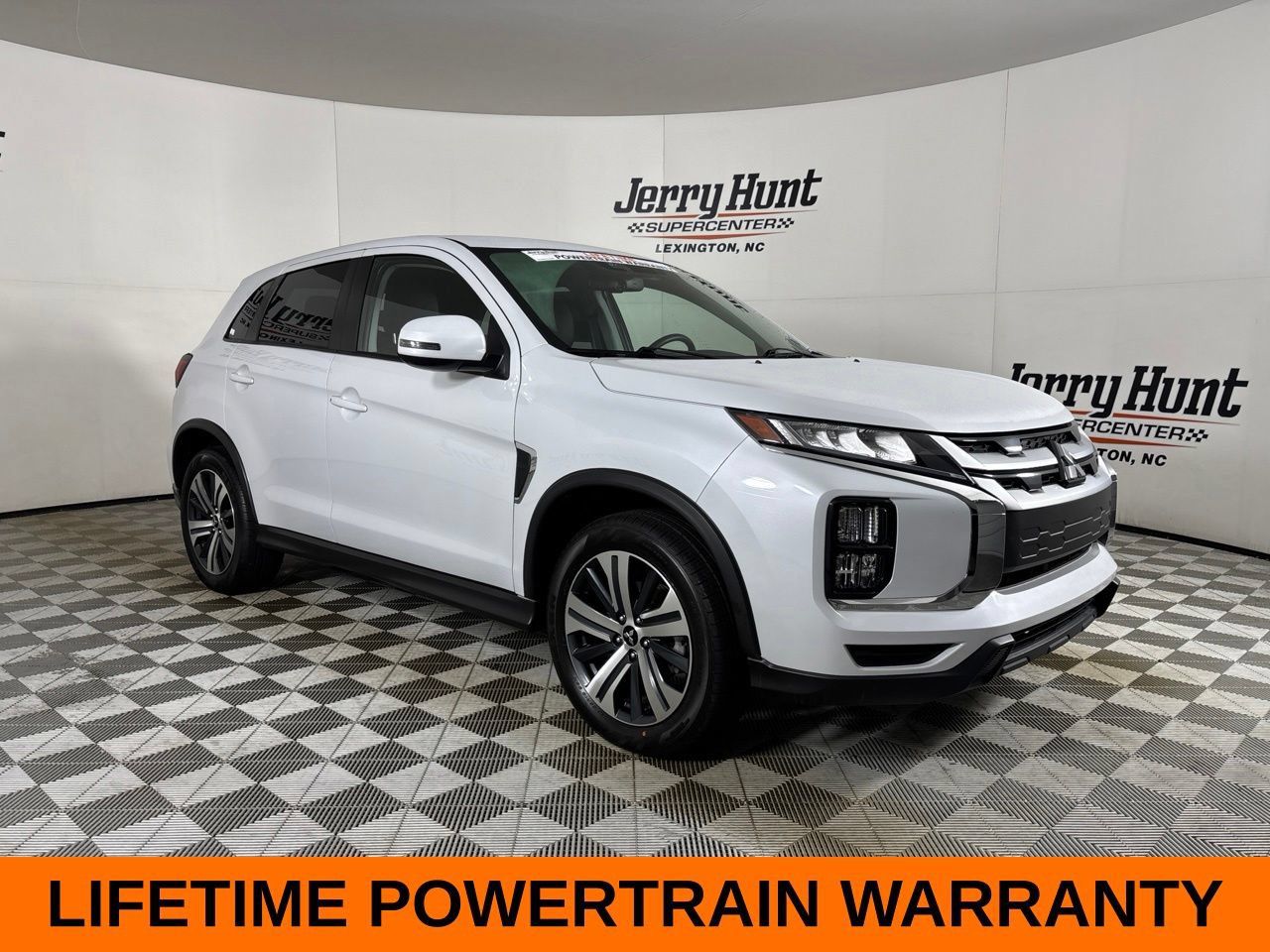 Used 2024 Mitsubishi Outlander Sport SE AWD/4WD image 4