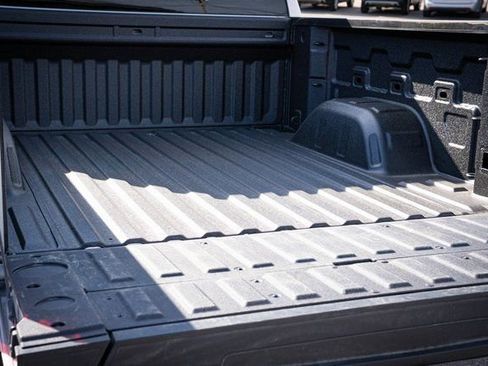 Used 2022 GMC Sierra 1500 SLE image 10