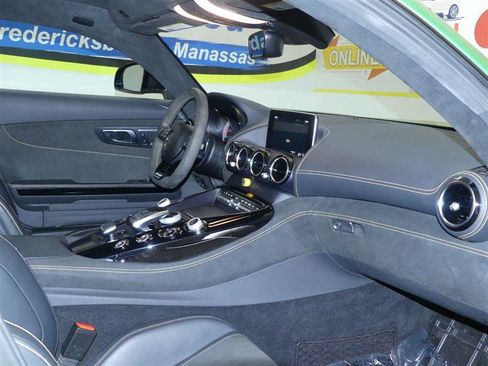 Used 2018 Mercedes-Benz AMG GT R image 23