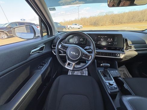 Used 2023 Kia Sportage LX image 24