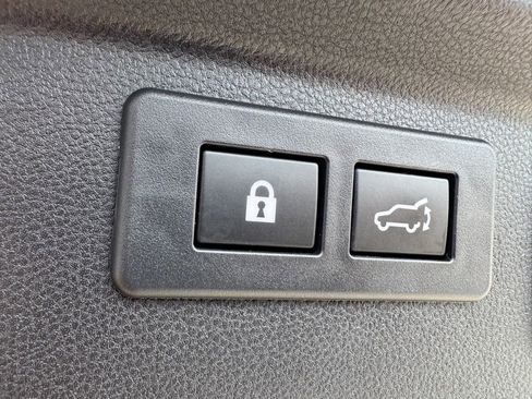 Used 2023 Subaru Forester Premium AWD/4WD image 17