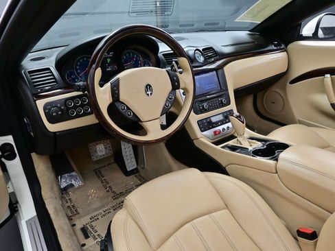 Used 2013 Maserati GranTurismo Sport image 10