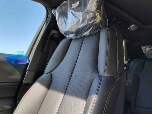 New 2026 Cadillac Lyriq Premium Luxury image 21