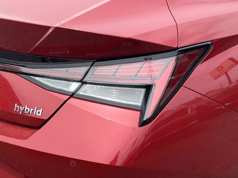 Used 2022 Hyundai Elantra Limited FWD image 8