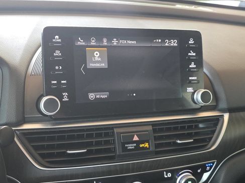 Used 2018 Honda Accord Touring image 17