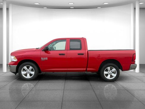 Used 2024 RAM 1500 Classic SLT image 2