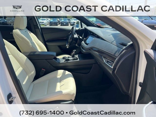 Used 2019 Cadillac XT4 Sport w/ Cold Weather Package FWD image 7