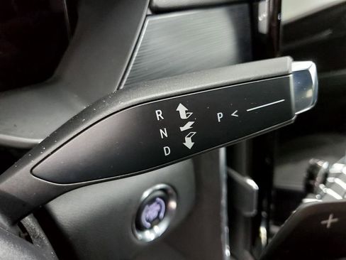 Used 2025 GMC Acadia Elevation image 32