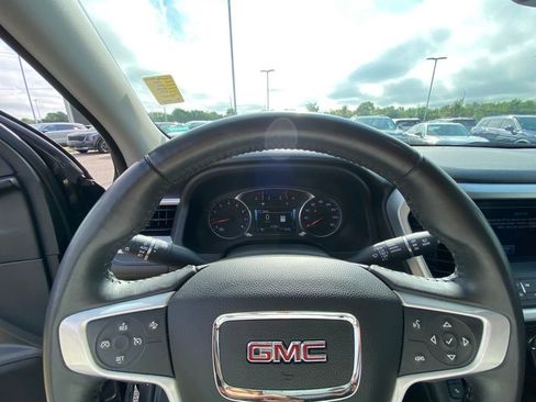 Used 2017 GMC Acadia SLT FWD image 13