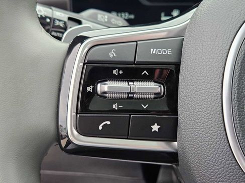Certified 2025 Kia Sorento SX Prestige w/ Sage Leather Package image 25