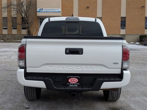 Used 2023 Toyota Tacoma TRD Sport image 4