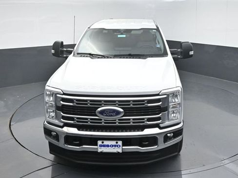 Used 2025 Ford F350 XLT image 39