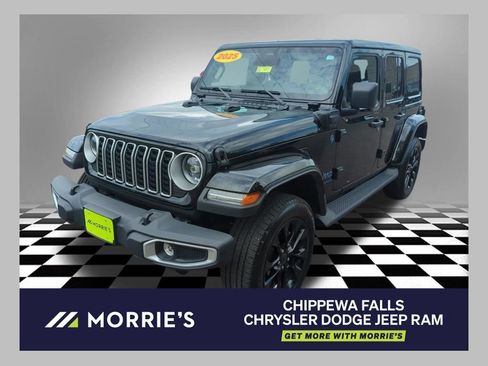 Used 2025 Jeep Wrangler Unlimited Sahara AWD/4WD image 1