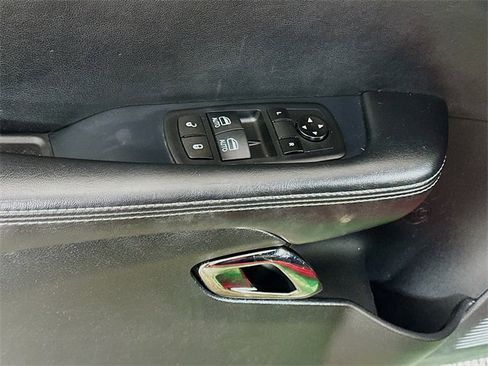 Used 2016 Dodge Challenger SRT Hellcat image 10