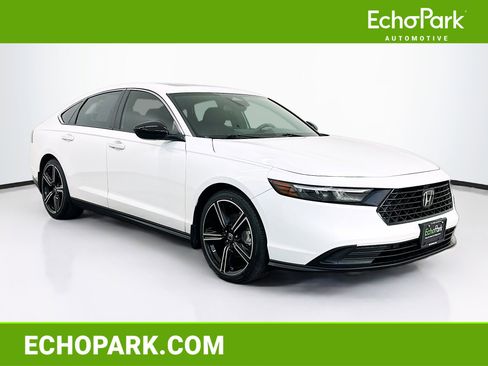 Used 2025 Honda Accord Sport image 1