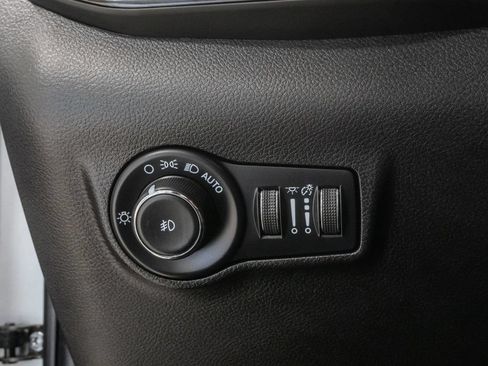 Certified 2025 Jeep Compass Trailhawk AWD/4WD image 13