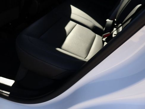 Used 2025 Buick Envista Sport Touring image 20