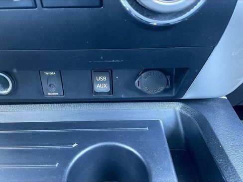 Used 2018 Toyota Tundra Platinum image 19