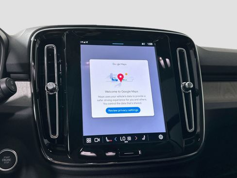 New 2025 Volvo XC40 B5 Ultra w/ Protection Package Premier image 11