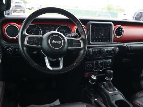 Used 2022 Jeep Gladiator Rubicon w/ Cold Weather Group AWD/4WD image 9
