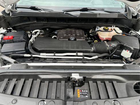 Used 2022 Chevrolet Silverado 1500 LT AWD/4WD image 23