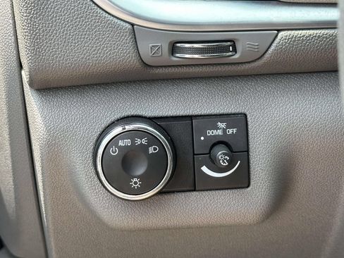 Used 2017 Chevrolet Traverse LS FWD image 16