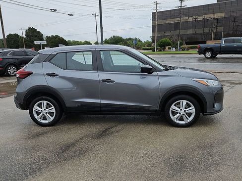 Used 2023 Nissan Kicks S FWD image 9