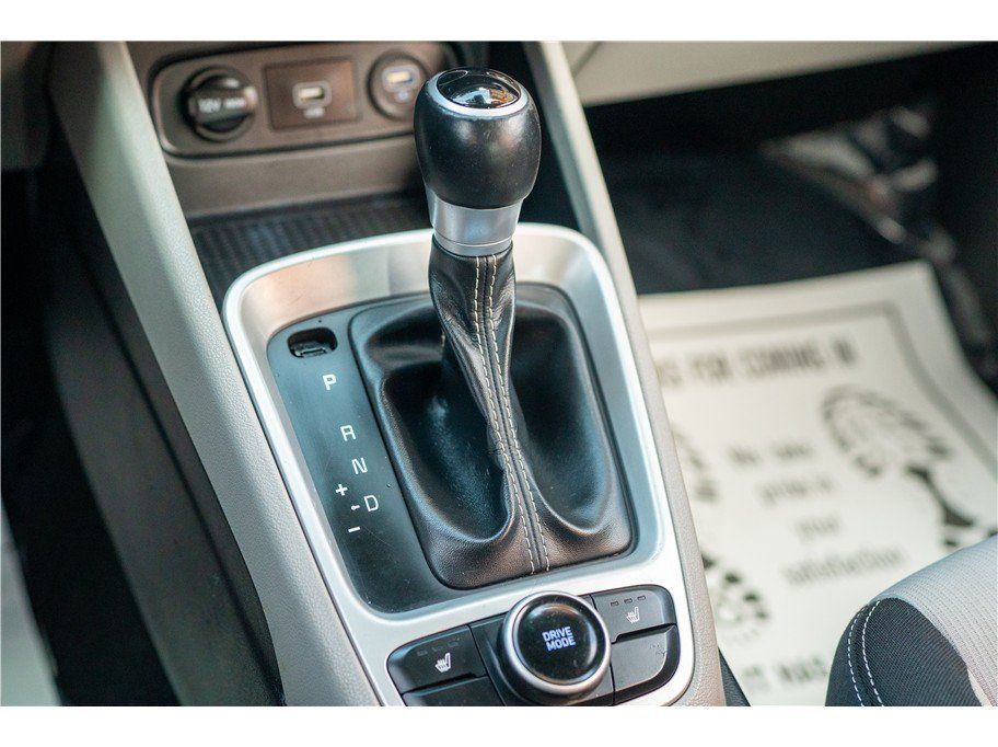 Used 2020 Hyundai Venue SEL w/ Convenience + Premium Package FWD image 17