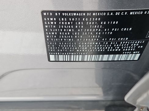 Certified 2023 Volkswagen Tiguan SE R-Line AWD/4WD image 9