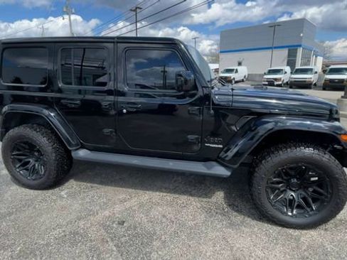 Used 2021 Jeep Wrangler Unlimited Sahara AWD/4WD image 3
