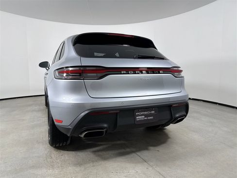 Certified 2025 Porsche Macan image 20