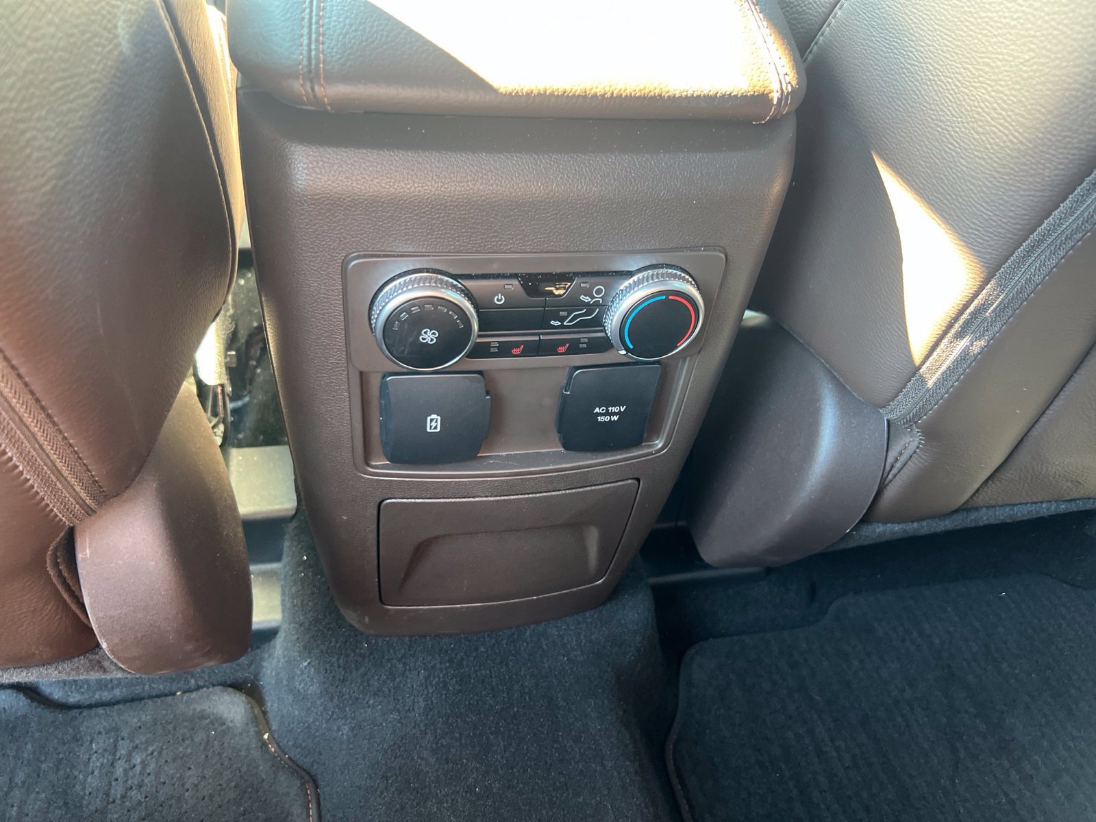 Used 2024 Ford Explorer King Ranch w/ Technology Package RWD image 23