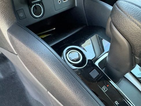 New 2025 Nissan Versa SV w/ Trunk Package image 20