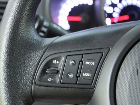 Used 2013 Kia Soul FWD image 16