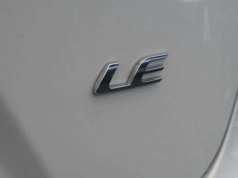 Used 2025 Toyota Corolla LE image 34