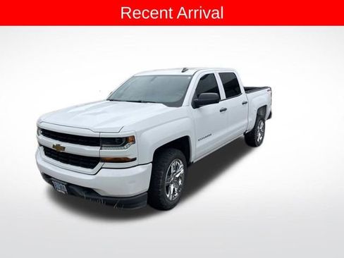 Used 2018 Chevrolet Silverado 1500 Custom w/ Custom Value Package AWD/4WD image 1